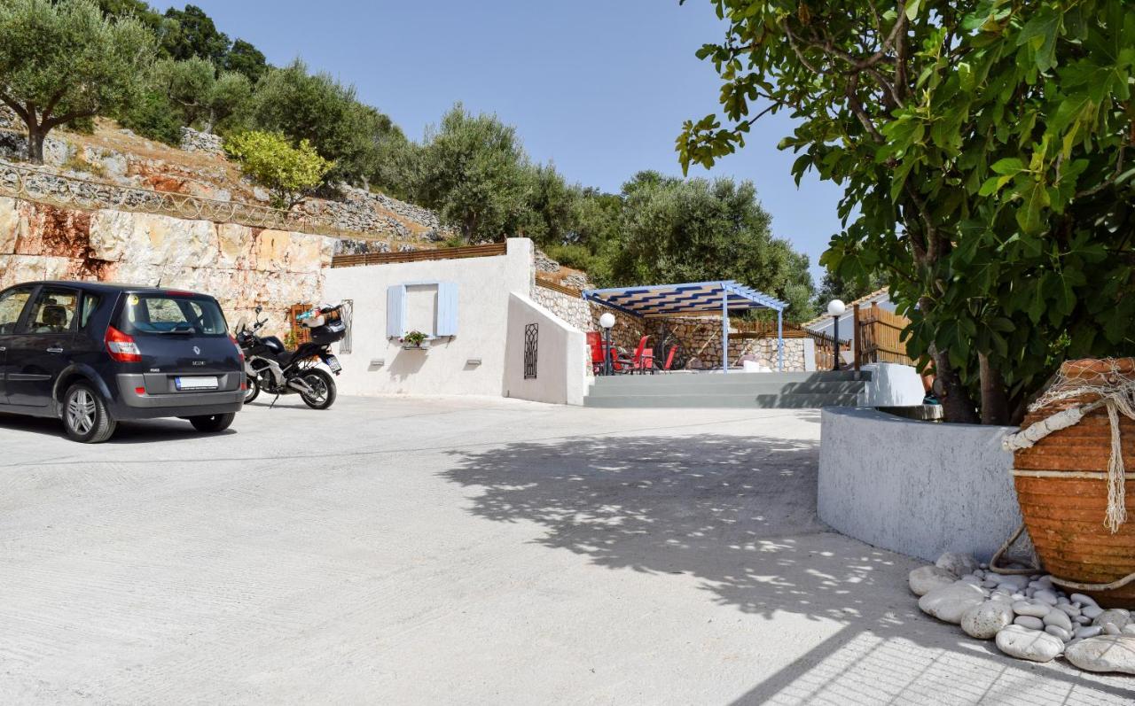 Val Di Compare Apartments Vathí Kültér fotó
